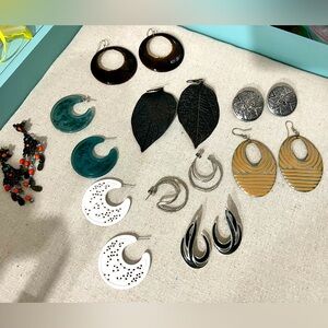 Bundle of fashion earrings